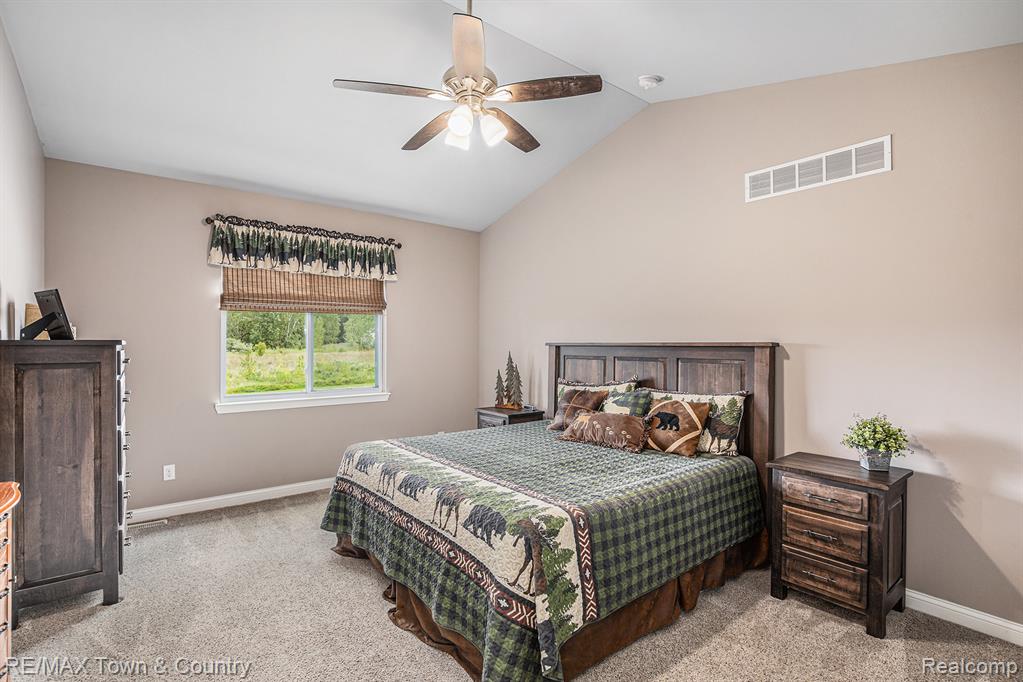 1535 Woodlake Lane, Grand Blanc, MI 48439 — Photo 15