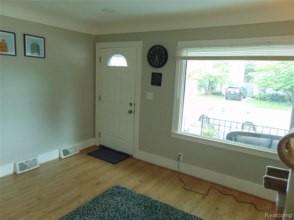 613 E Woodruff Avenue, Hazel Park, MI 48030 — Photo 6