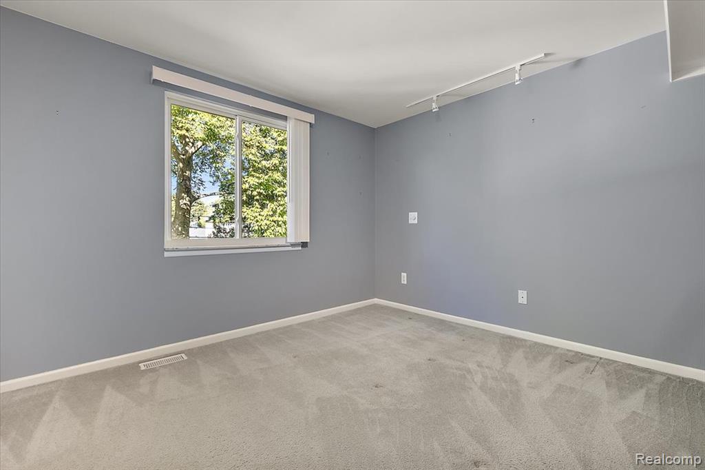 4147 Greensboro Drive, Troy, MI 48085 — Photo 36
