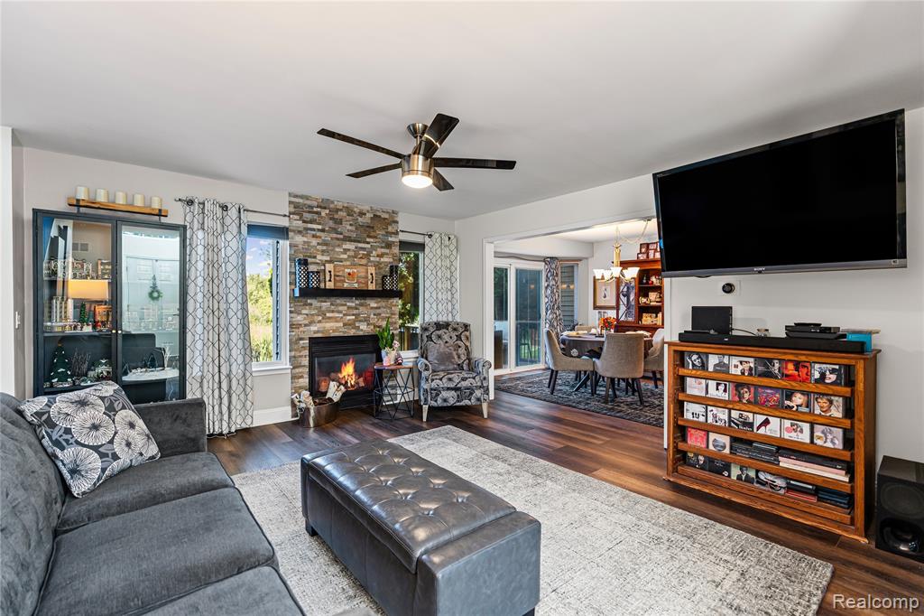 6048 Pine Cone Drive, Grand Blanc, MI 48439 — Photo 5