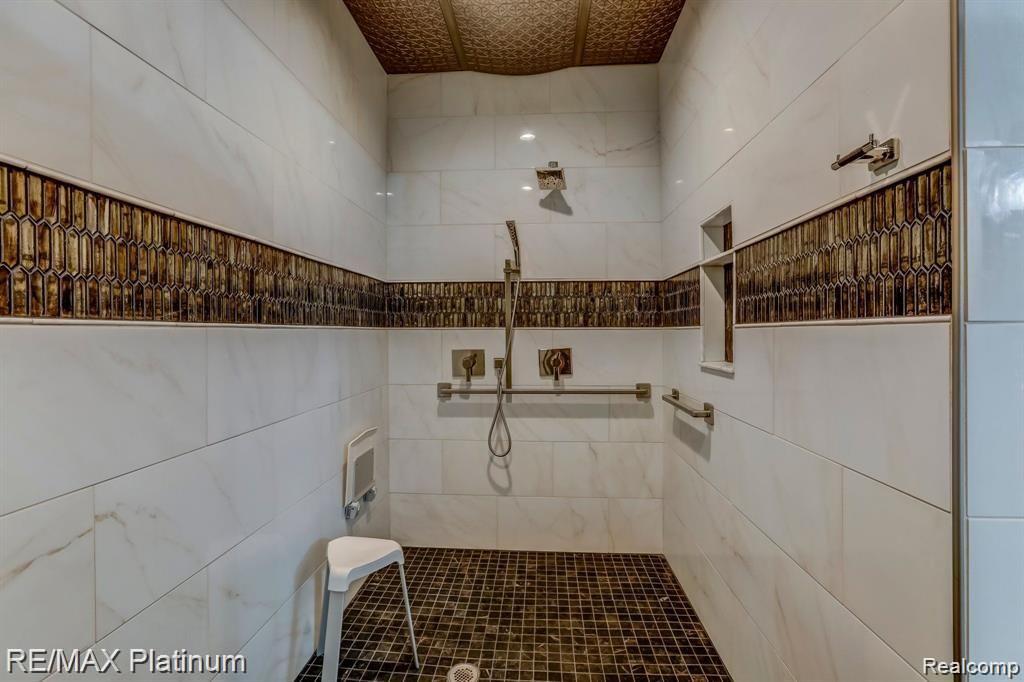 1286 Gray Fox Court, Howell, MI 48843 — Photo 33