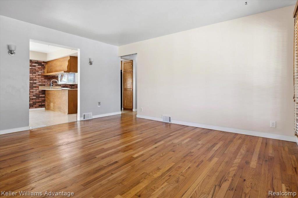 6948 FAIRFIELD Street, Garden City, MI — Photo 9