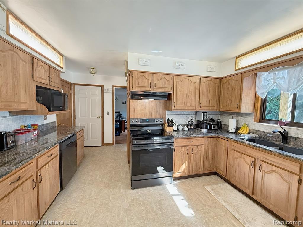 1215 Turrill Road, Lapeer, MI 48446 — Photo 3