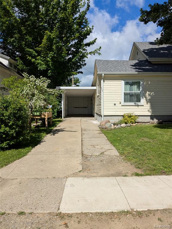 300 Bristol Street S, Almont, MI 48003 — Photo 6