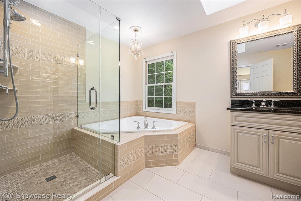 6060 Rosewood Parkway, White Lake, MI 48383 — Photo 15