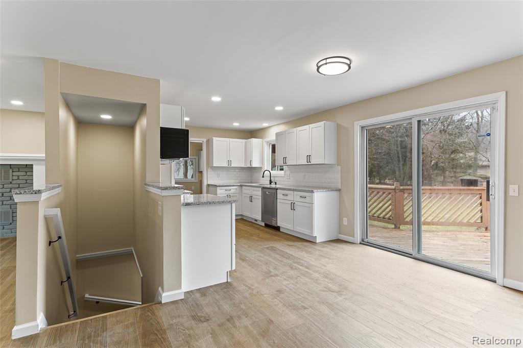 3745 Capitol Way, Highland, MI 48356 — Photo 9