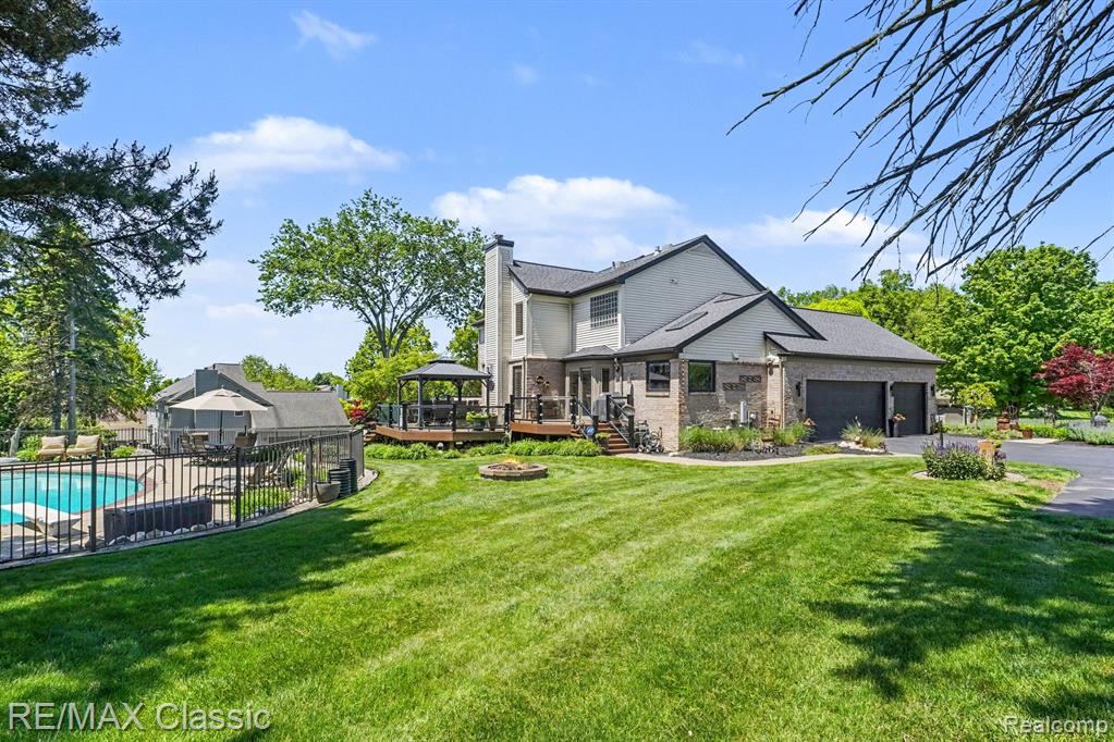 54853 Walnut Drive, New Hudson, MI 48165 — Photo 43