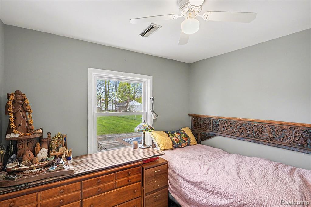 717 Oak Park Drive, Fenton, MI 48430 — Photo 7