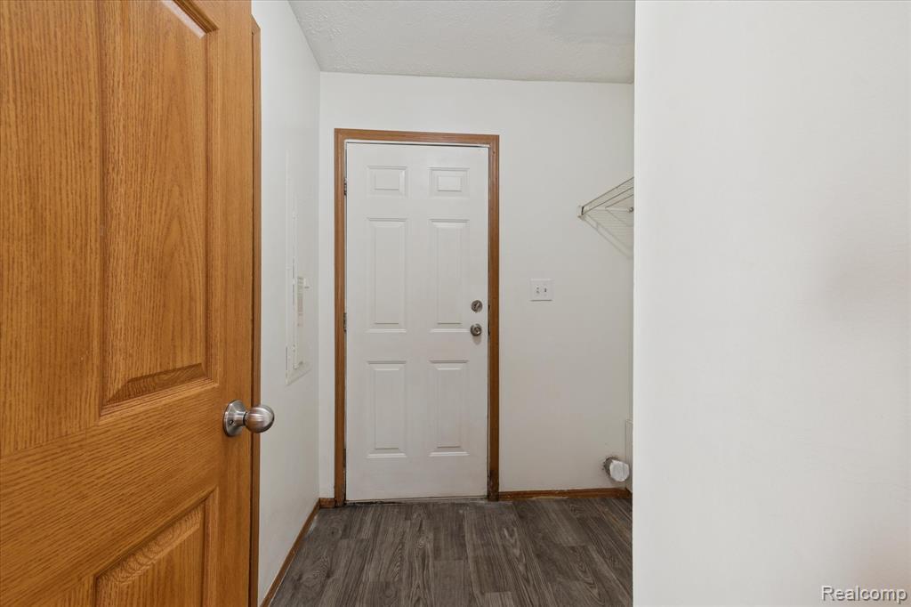 4004 Howe Road, Wayne, MI 48184 — Photo 17
