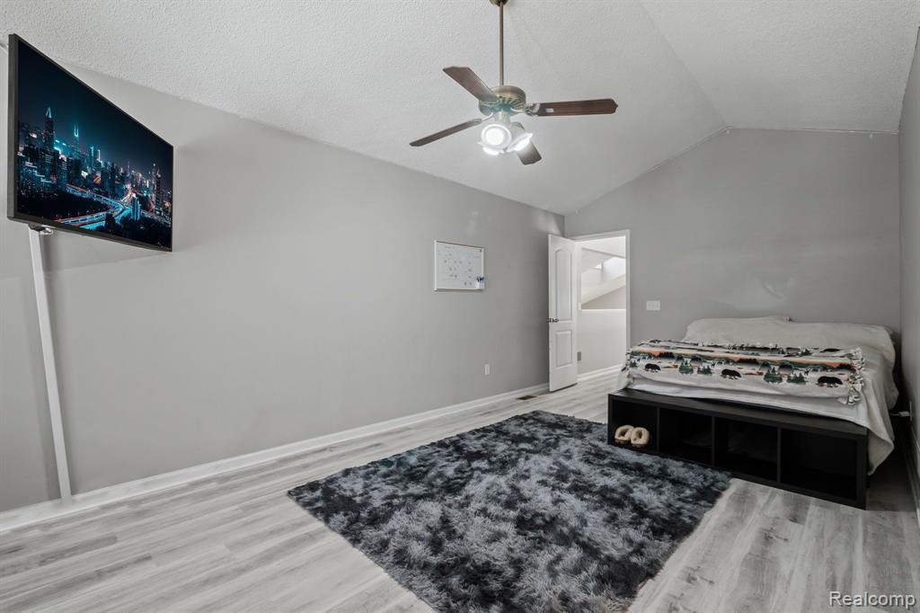 7111 Elder Court S, West Bloomfield, MI 48324 — Photo 28