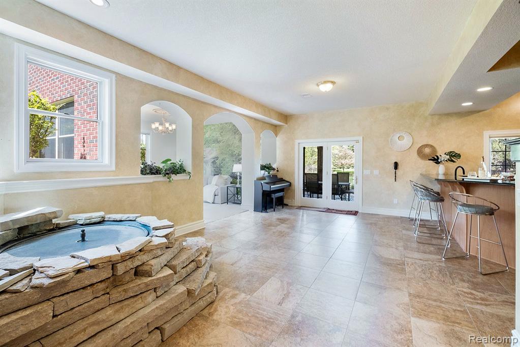 8294 WARWICK GROVES, Grand Blanc, MI 48439 — Photo 47