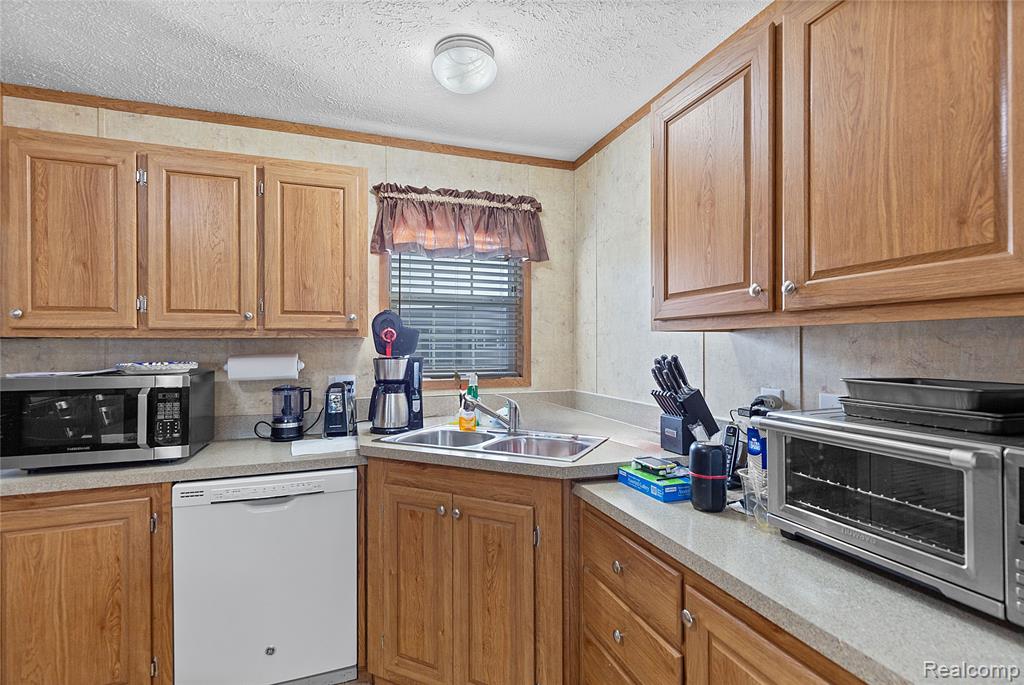 111 Riviera, Oakland, MI 48371 — Photo 6