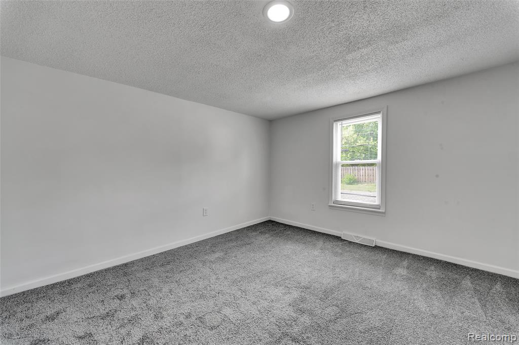 20885 Westview Avenue, Ferndale, MI 48220 — Photo 12