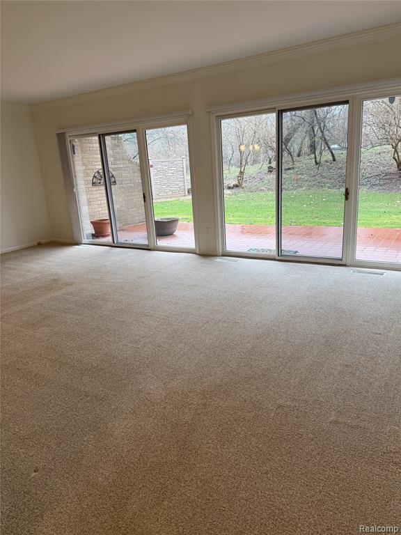 4040 Greenleaf Circle, 110, Kalamazoo, MI 49008 — Photo 8