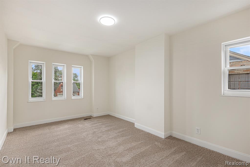 8555 Sorrento Street, Detroit, MI 48228 — Photo 17