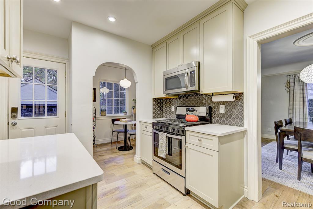 551 W Oakridge Street, Ferndale, MI 48220 — Photo 22