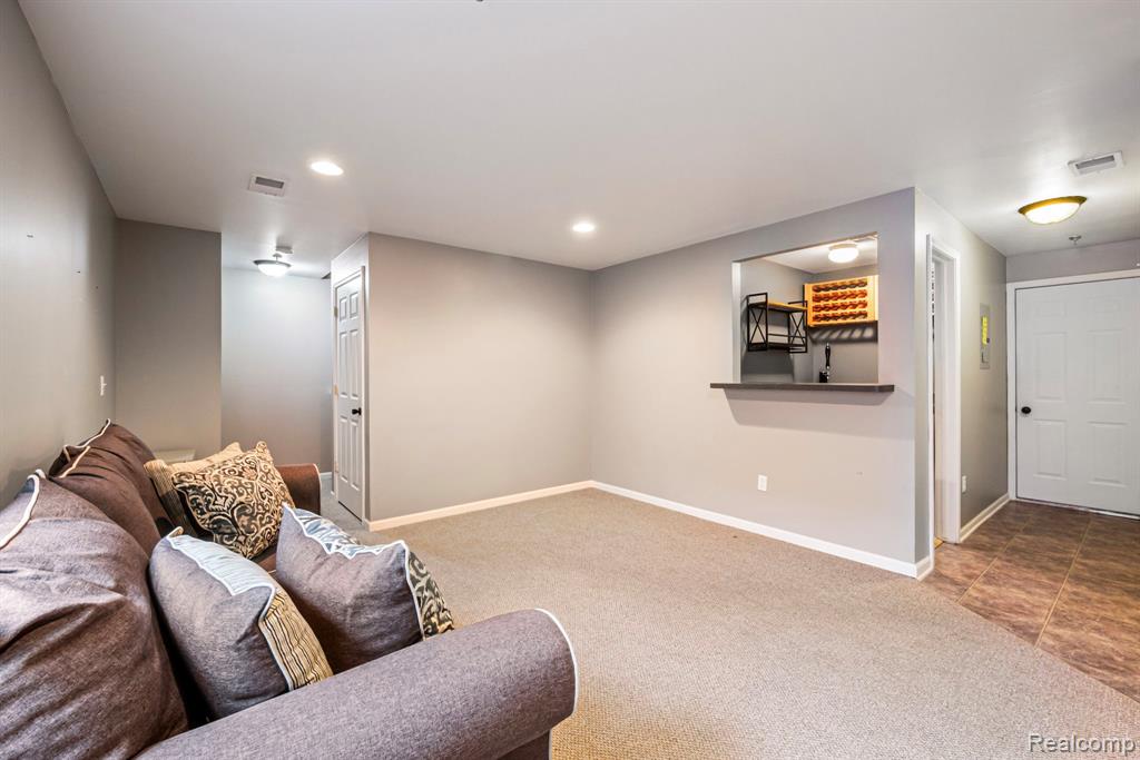43046 Strand Drive, Sterling Heights, MI 48313 — Photo 36