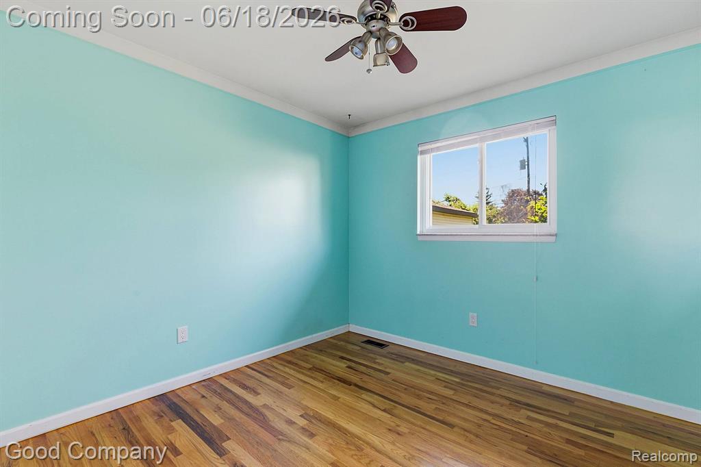 8246 Independence Drive, Sterling Heights, MI 48313 — Photo 13