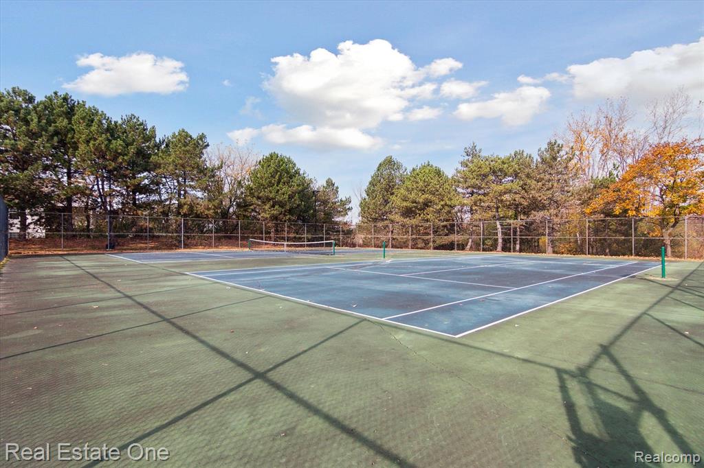 38826 Country Circle, Farmington Hills, MI 48331 — Photo 22