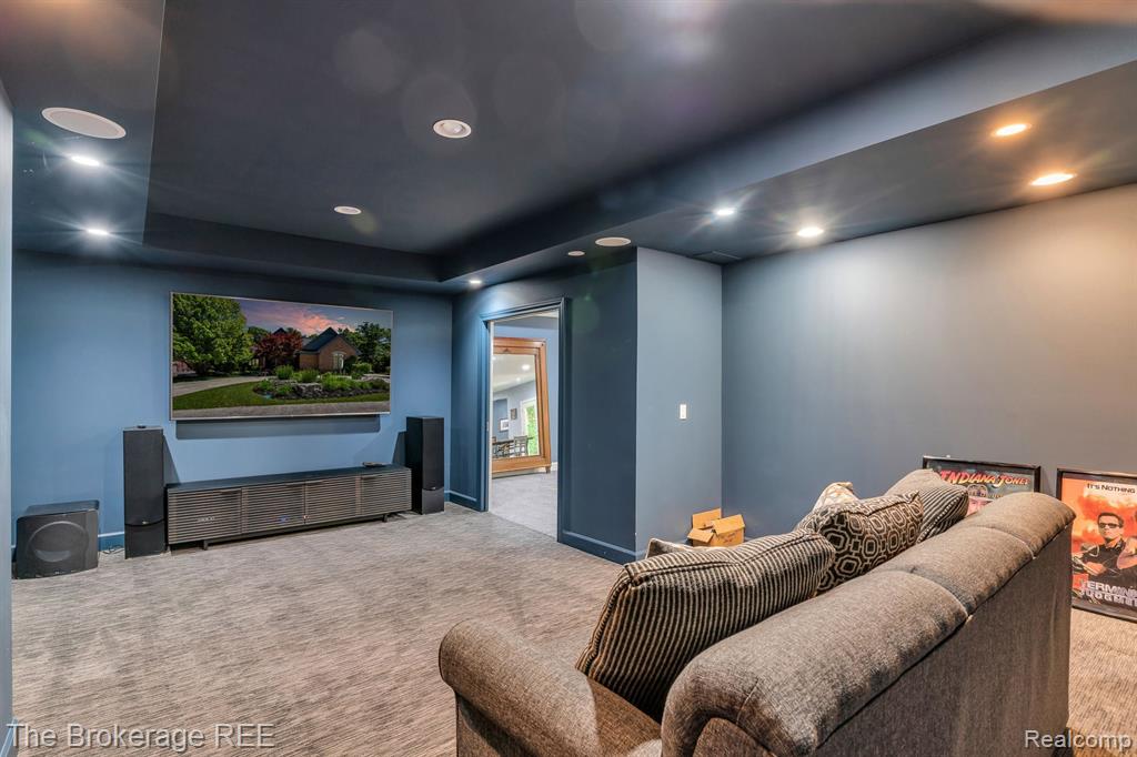 6995 HAWK WOODS Court, West Bloomfield, MI — Photo 47
