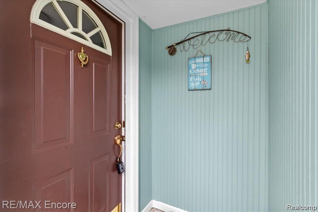 662 LAWSON Drive, Lake Orion, MI 48362 — Photo 7