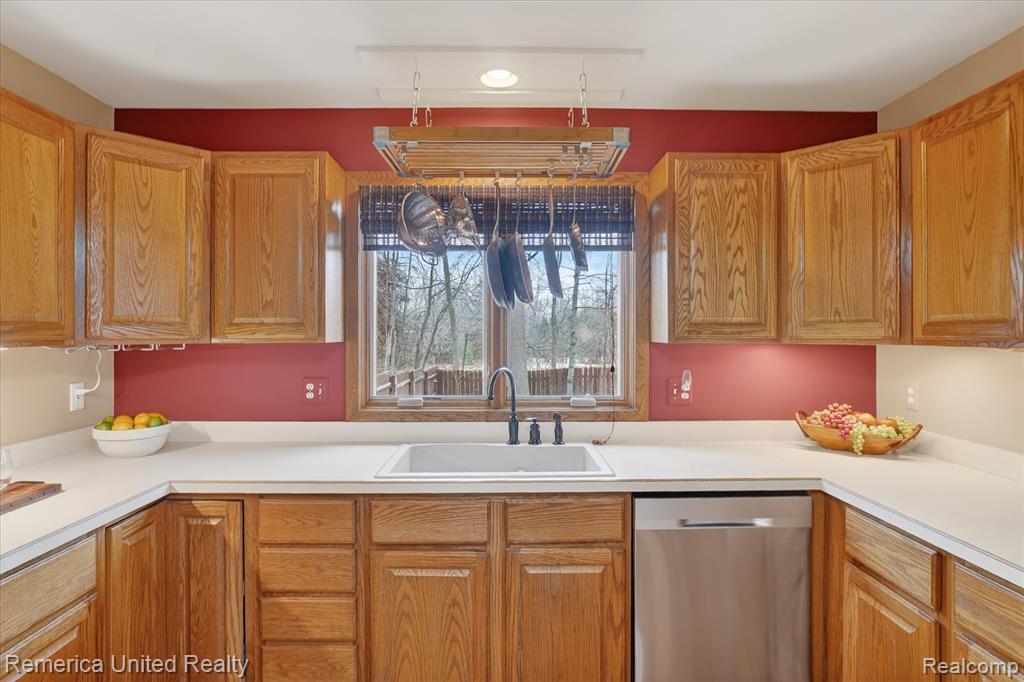 660 E Allen Road, Howell, MI 48855 — Photo 20