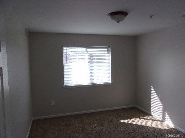 866 AMANDA Lane, Pontiac, MI 48340 — Photo 10