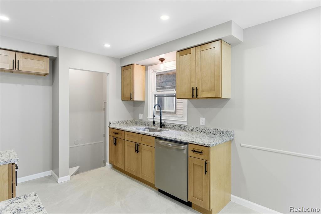 16221 Wormer Street, Detroit, MI 48219 — Photo 9
