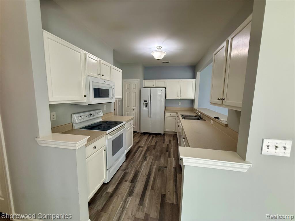 45736 Warwick Drive, Macomb, MI 48044 — Photo 6