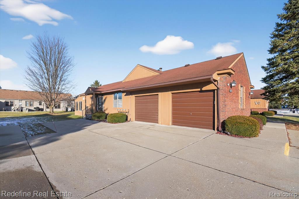 12355 Nantucket Drive, South Lyon, MI 48178 — Photo 3