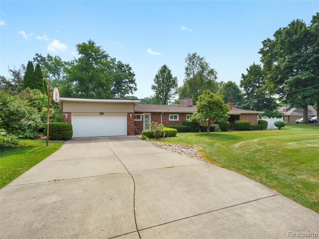 628 Riverside Drive, Linden, MI 48451 — Photo 3