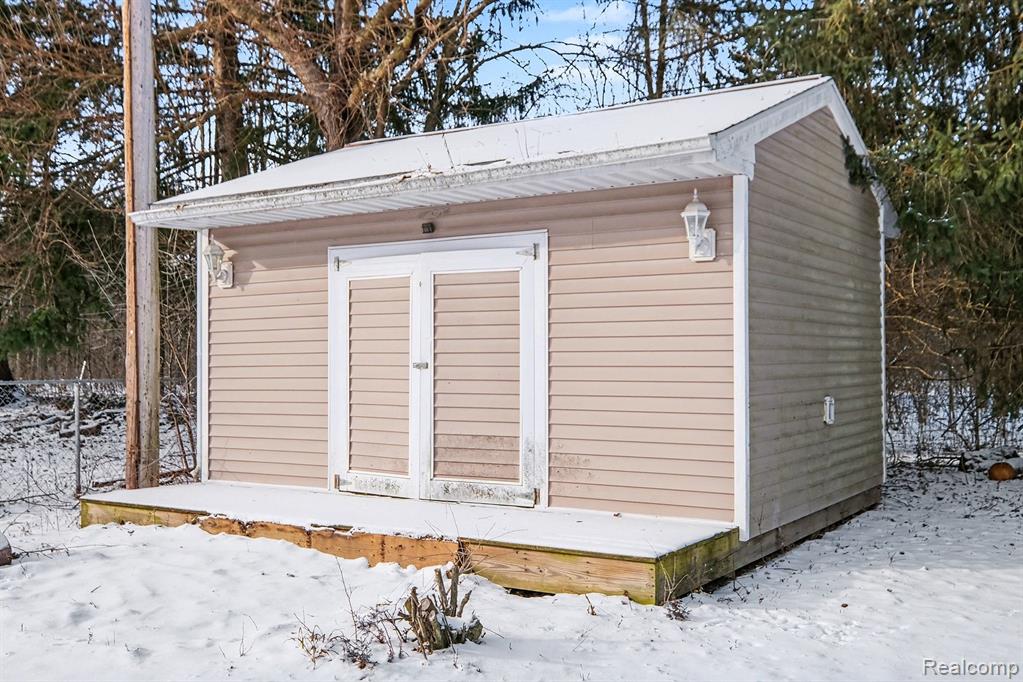 5396 Oaktree Drive, Flint, MI 48532 — Photo 15