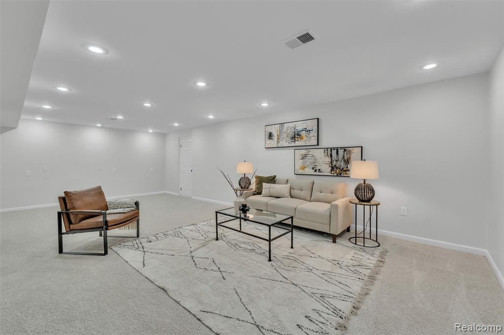 18755 Cambridge Boulevard, Lathrup Village, MI 48076 — Photo 41