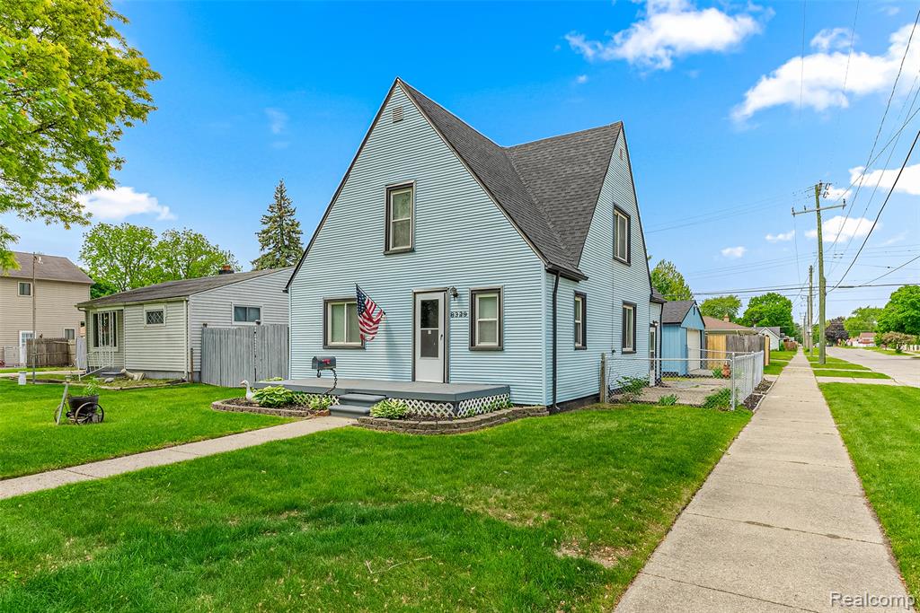 8329 Lenore Street, Dearborn Heights, MI 48127 — Photo 8