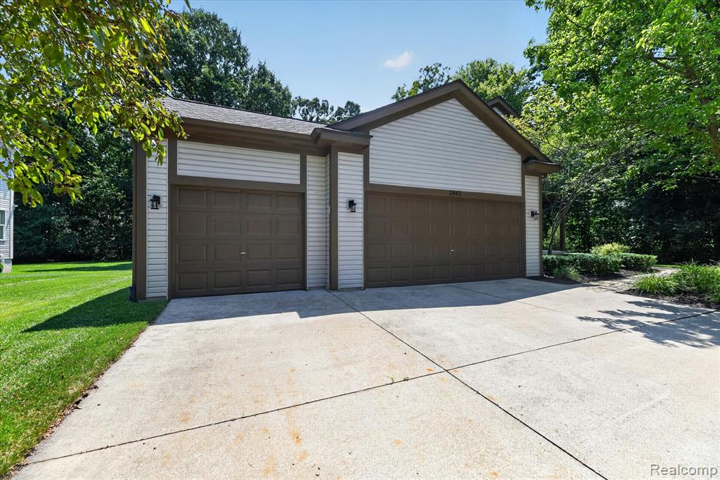 2445 Lorraina Lane, Hartland, MI 48353 — Photo 44