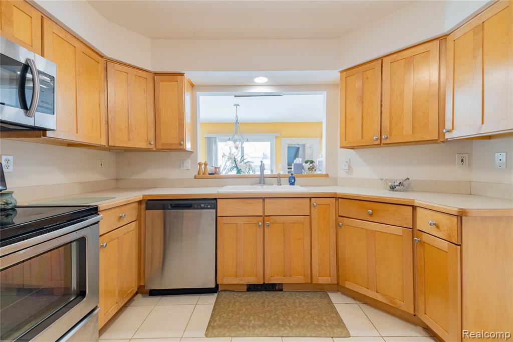 27824 Reo Road, Grosse Ile, MI 48138 — Photo 16