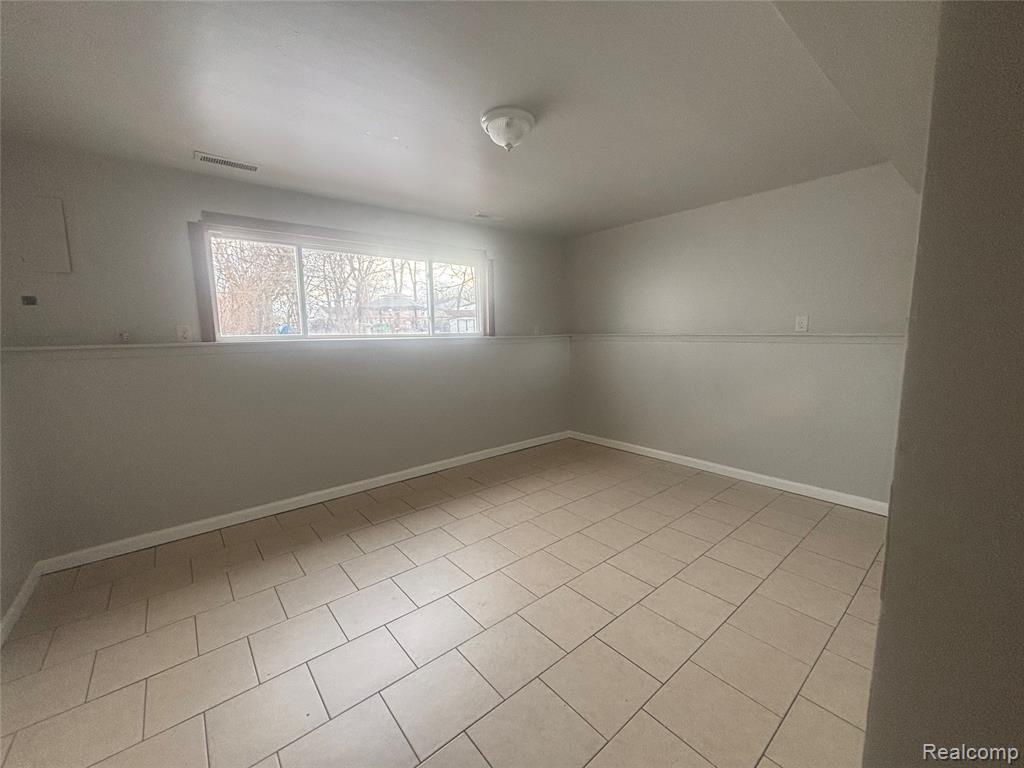 423 SHOTKA Street, Westland, MI 48186 — Photo 15