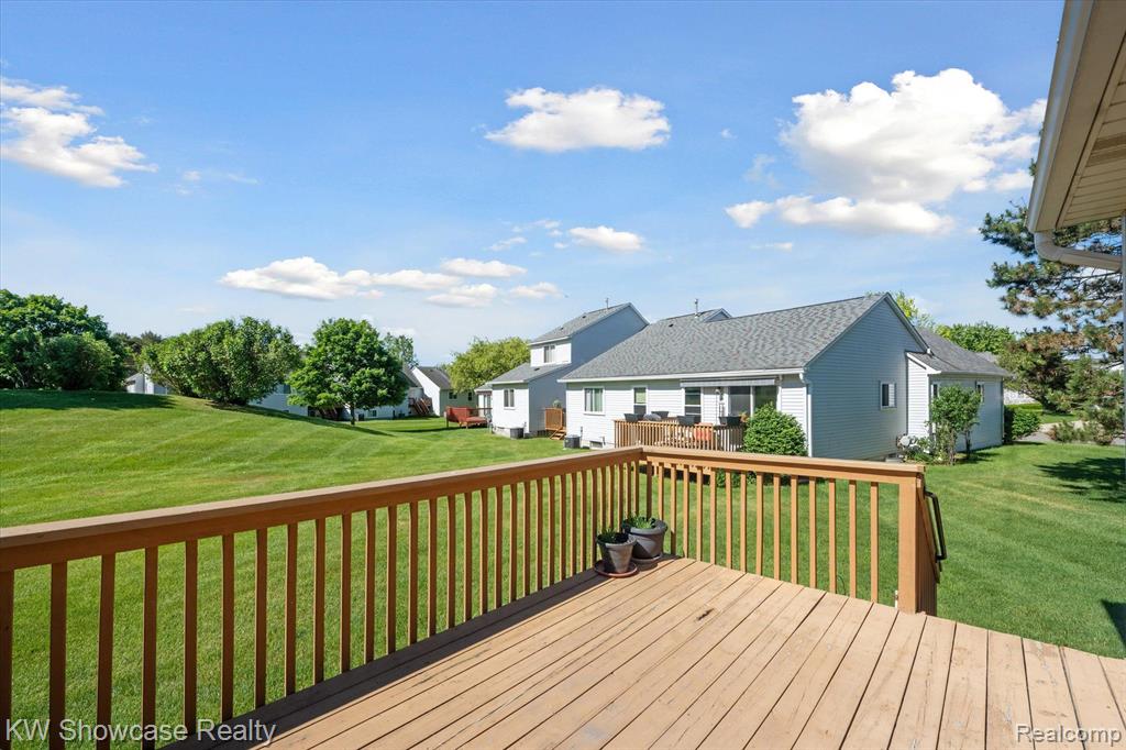 730 CHALLENGING Trail, South Lyon, MI 48178 — Photo 33