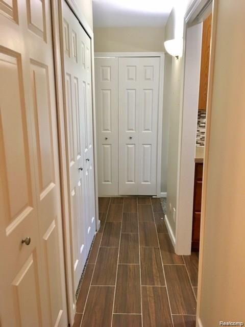 954 Bloomfield Village, Auburn Hills, MI 48326 — Photo 13