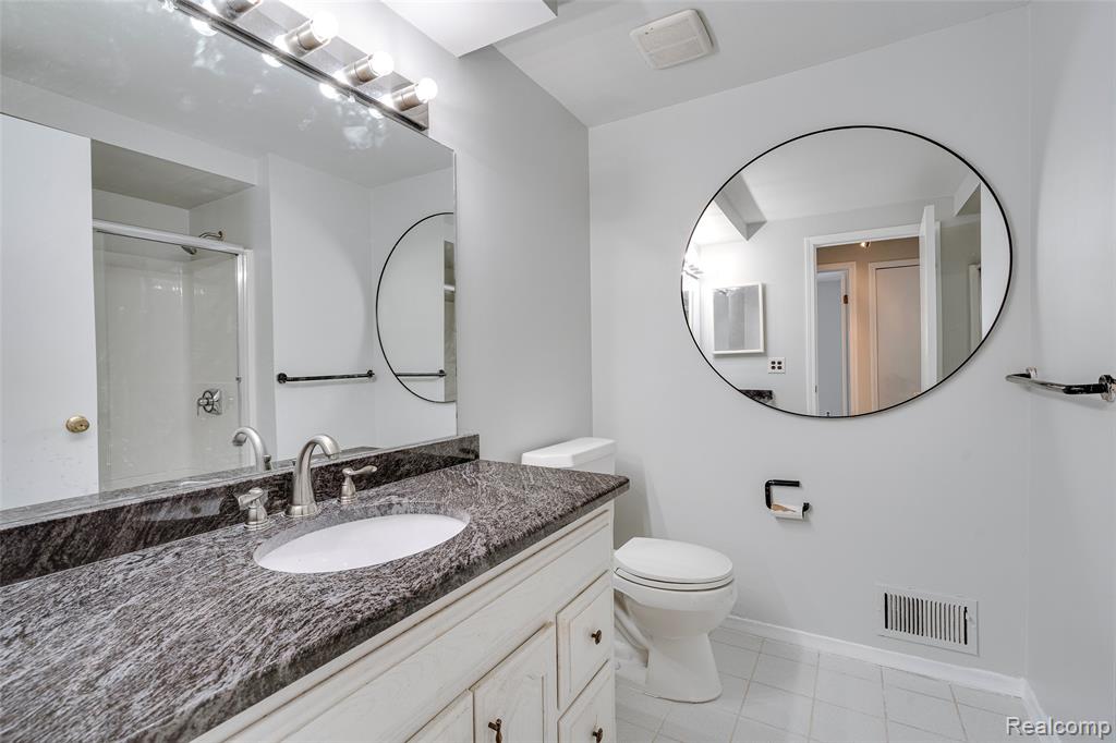 45900 Gainsborough Drive, Canton, MI 48187 — Photo 33