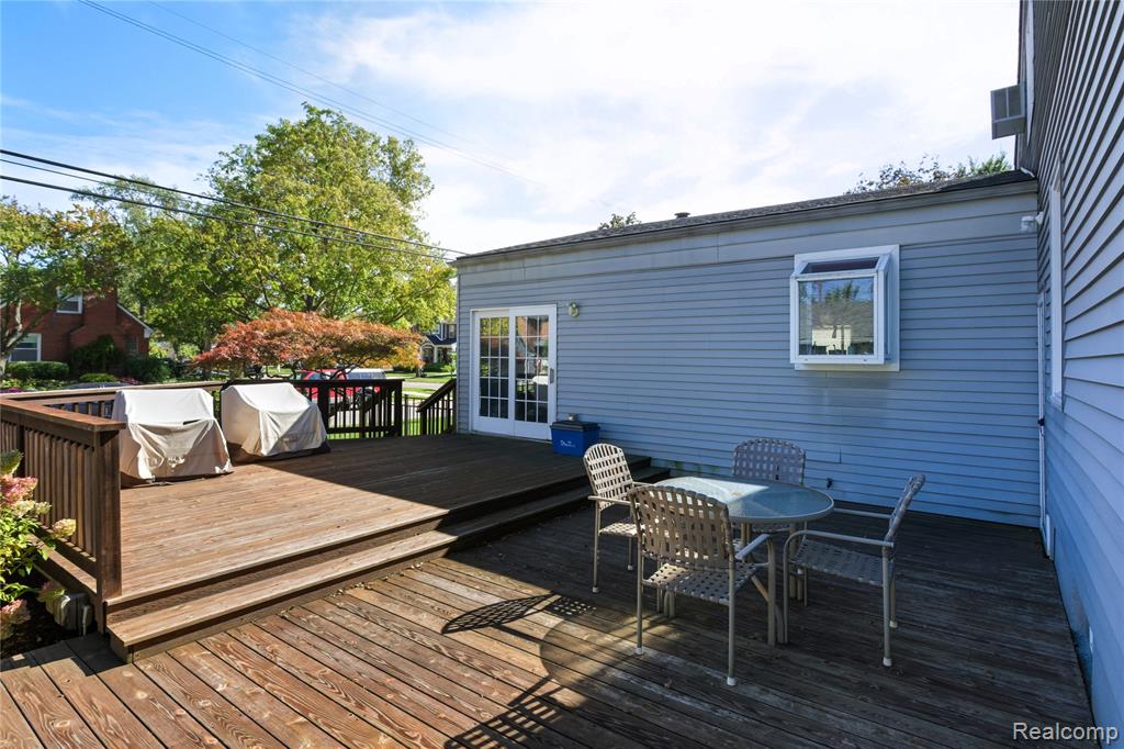 10404 Hart Avenue, Huntington Woods, MI — Photo 4