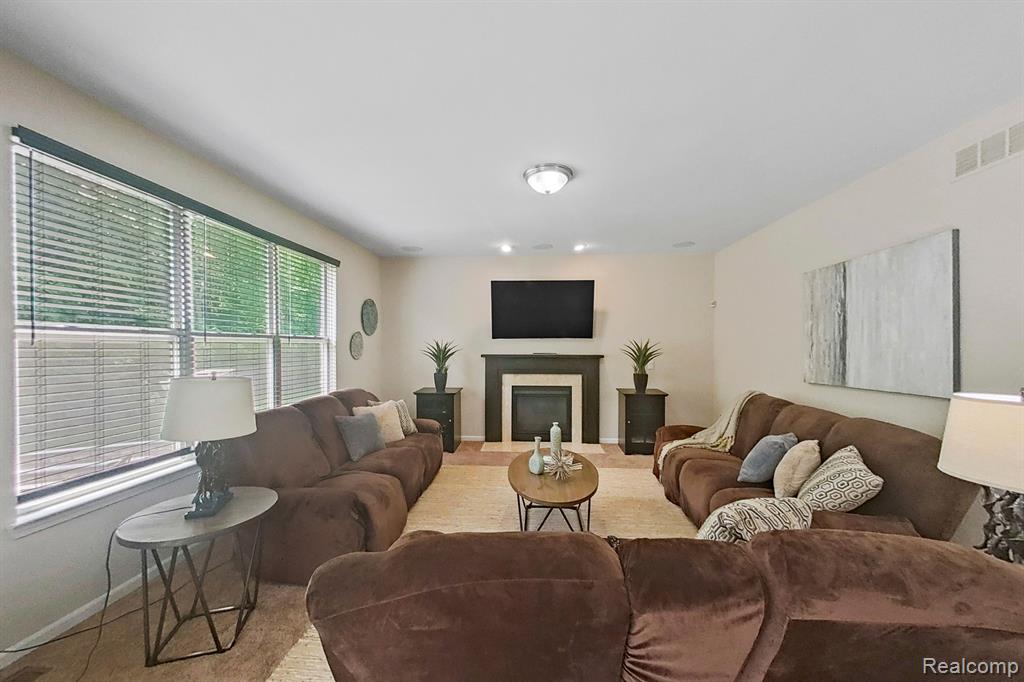 50736 SEVILLA Circle, Novi, MI — Photo 21