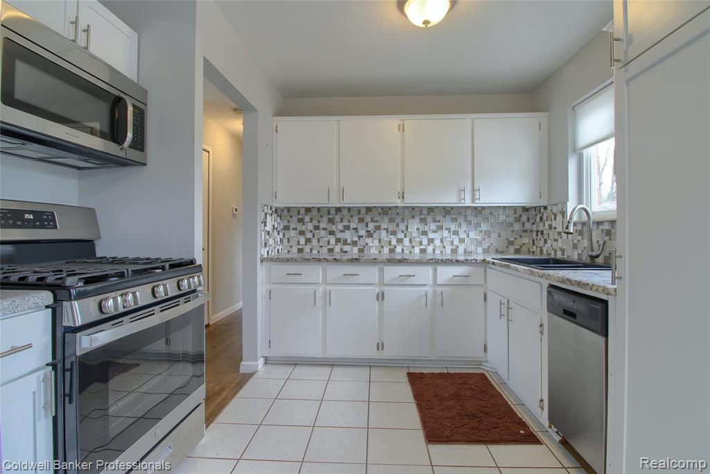 30081 Balmoral Street, Garden City, MI — Photo 9
