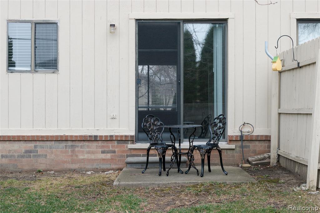 40812 Highpointe Drive, 24, Clinton Twp, MI 48038 — Photo 4