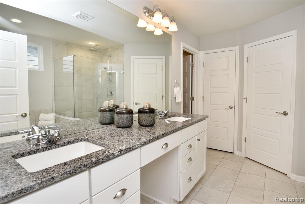 31010 TREMONT Lane, Franklin, MI 48025 — Photo 27