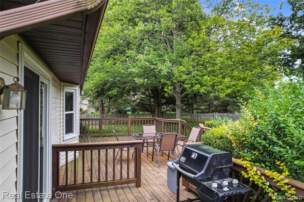 59652 Sunridge Drive, New Hudson, MI 48165 — Photo 29