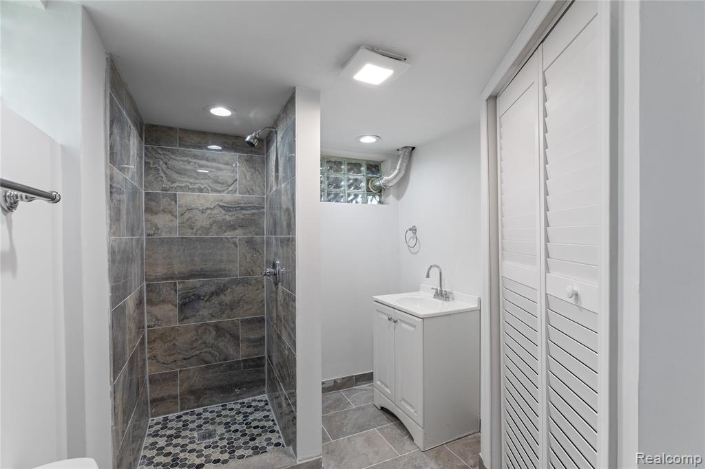885 Hawthorne Avenue, Ypsilanti, MI 48198 — Photo 23