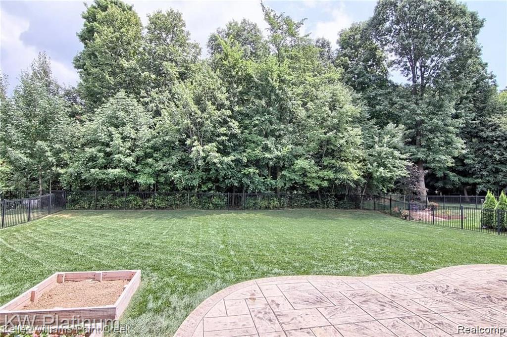 51768 Leshan Drive, Chesterfield, MI 48047 — Photo 46