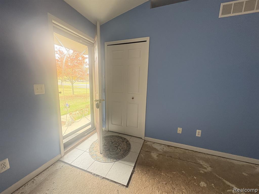 14033 Watersway Drive, Gibraltar, MI — Photo 3