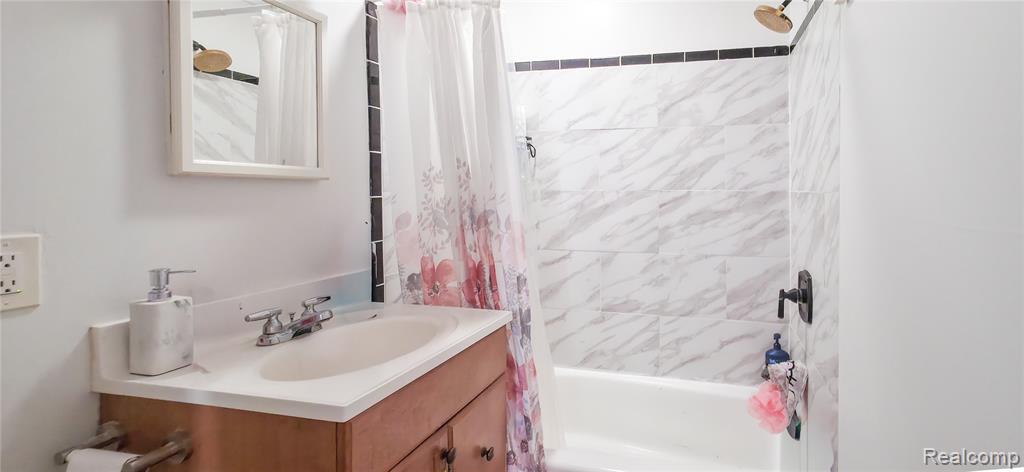 6812 Sherman Street, North Branch, MI 48461 — Photo 12